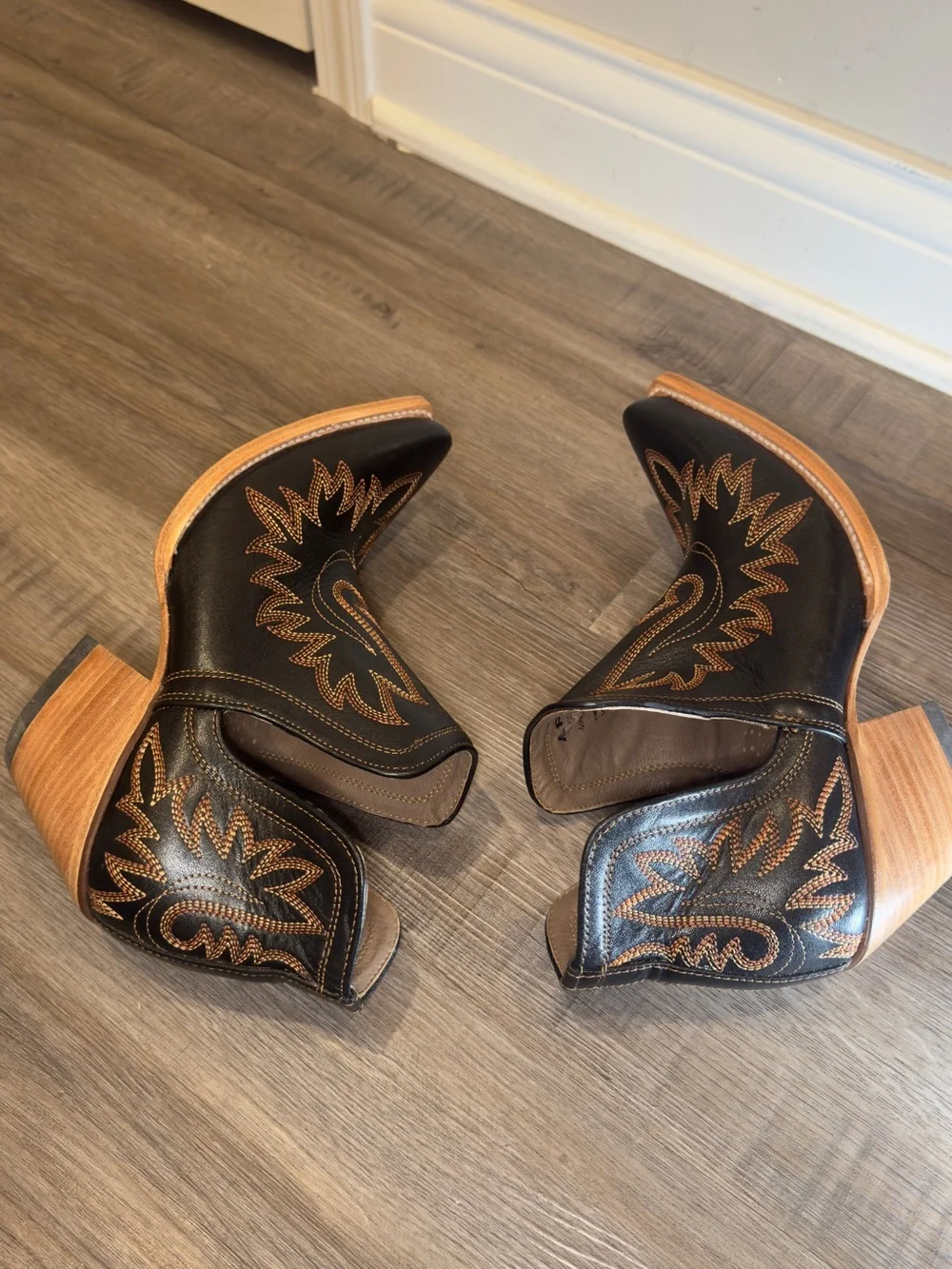 Ariat Dixon Brooklyn Black Leather Western Heeled Bootie Boots